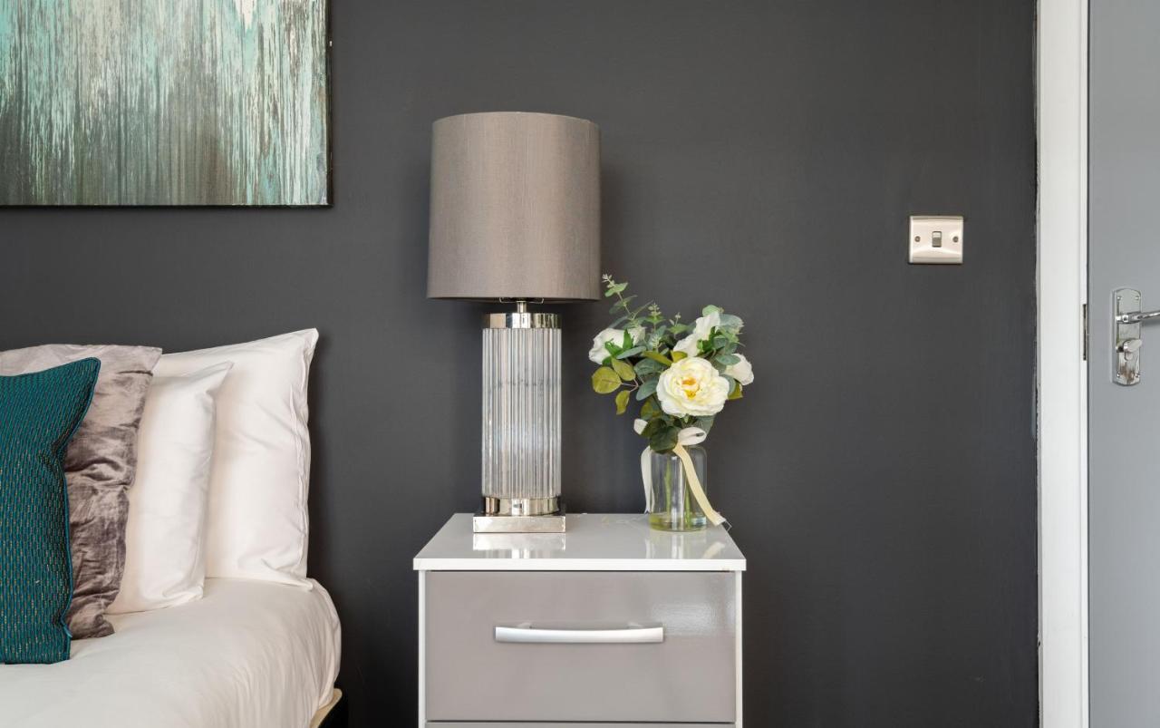 Spacious And Modern 4 Bed Apartment Next To Borough Station Londra Dış mekan fotoğraf